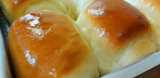 Pao-caseiro-fofinho-que-nao-precisa-sovar-e-uma-delicia-perfeita-para-o-seu-cafe-ou-lanche