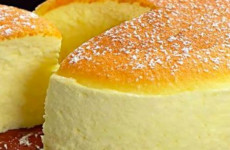 Bolo-fofo-de-liquidificador-fica-tao-maravilhoso-que-todo-mundo-ira-pedir-bis-1-610x300